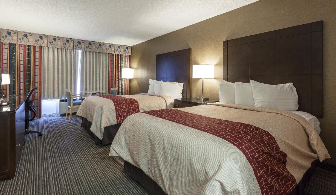 Red Roof Inn & Suites Dekalb Esterno foto