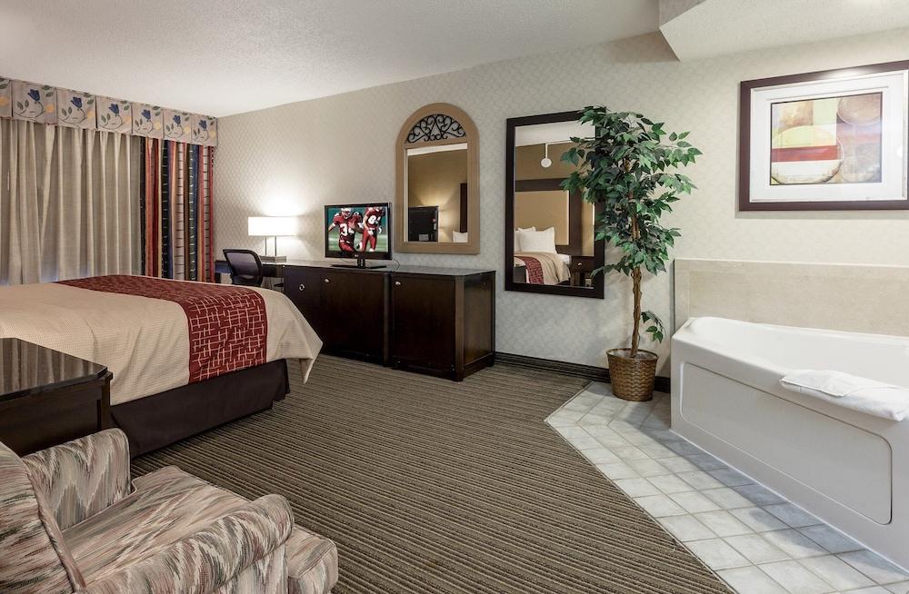 Red Roof Inn & Suites Dekalb Esterno foto
