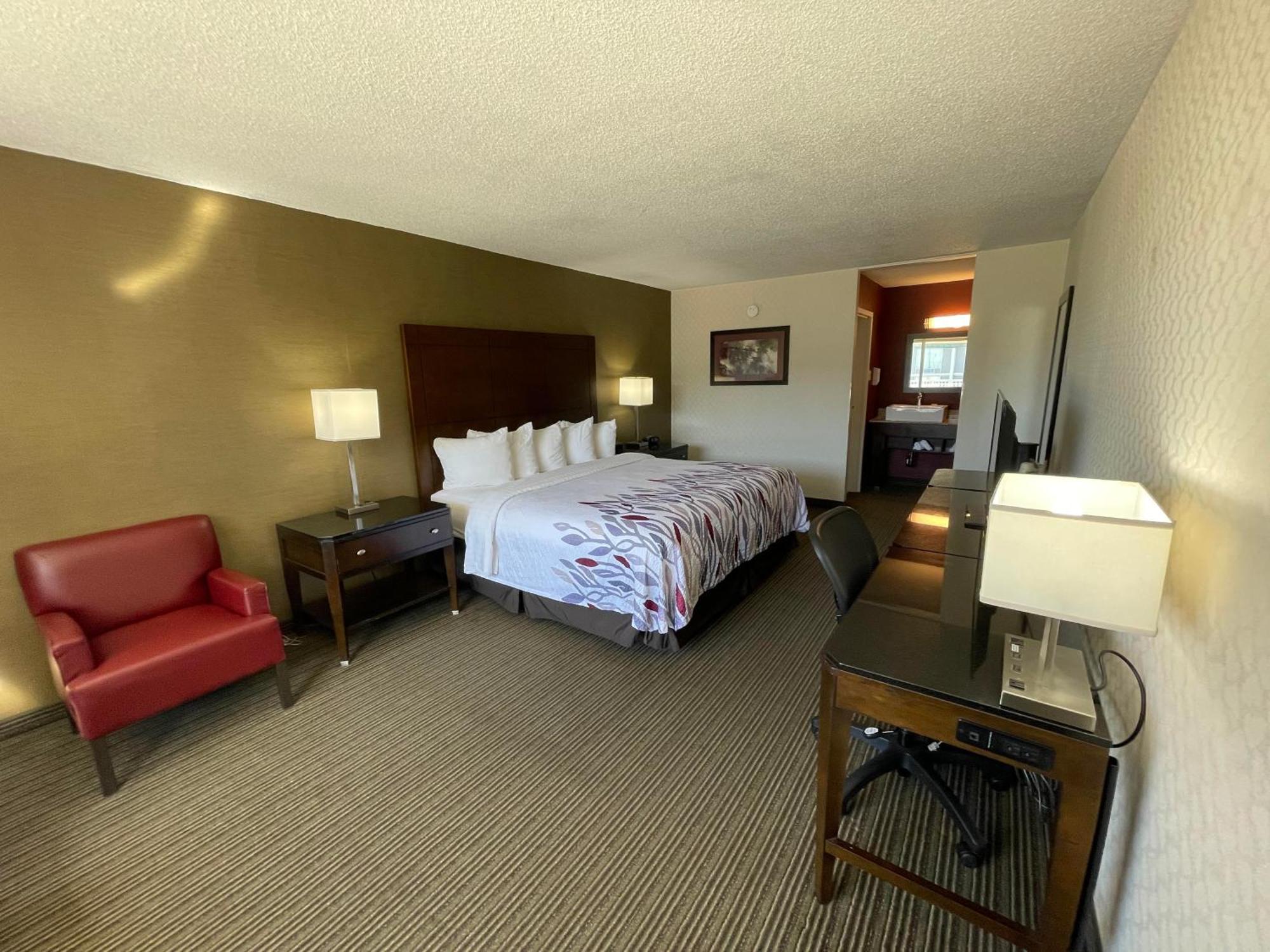 Red Roof Inn & Suites Dekalb Esterno foto