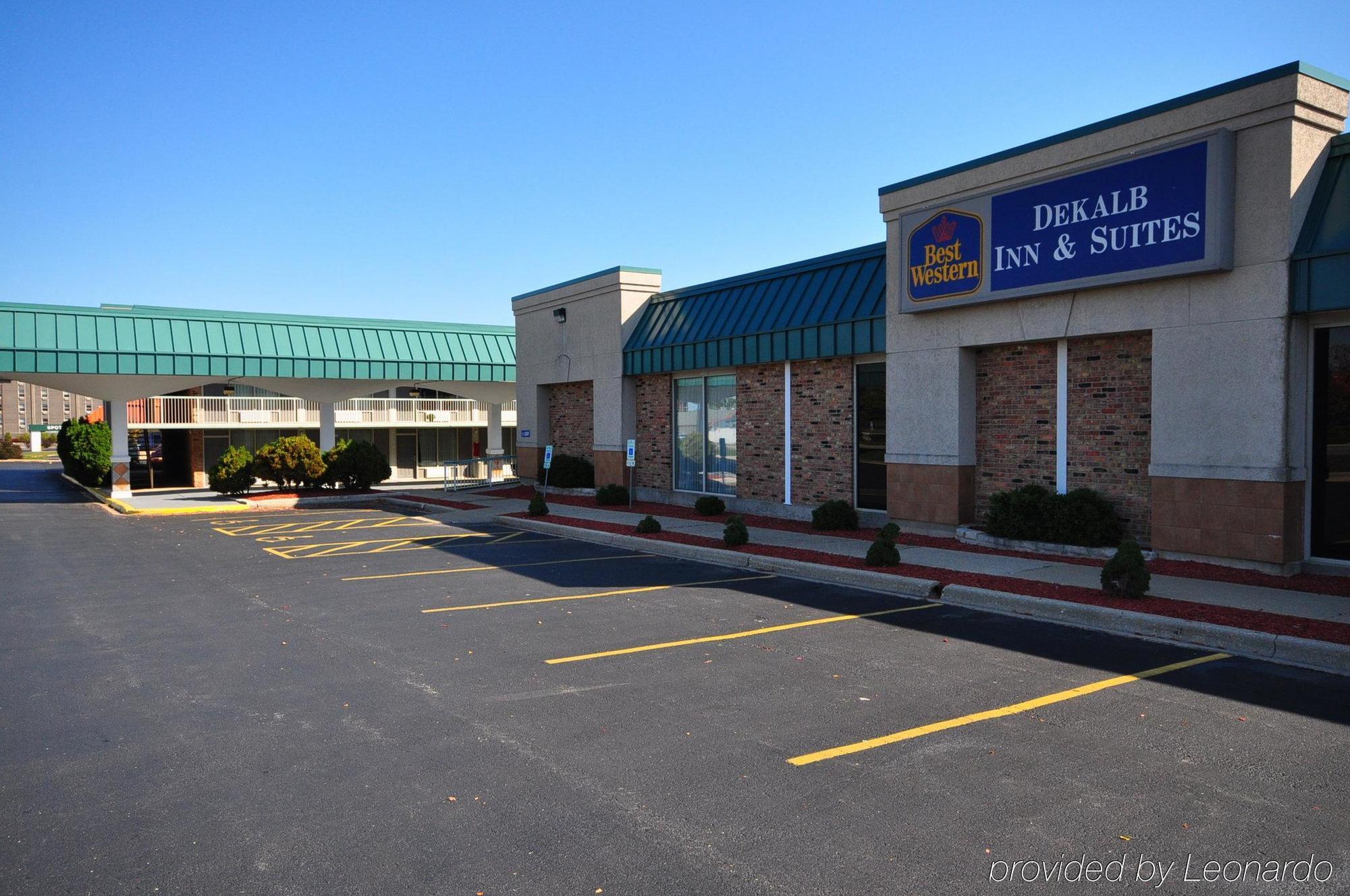 Red Roof Inn & Suites Dekalb Esterno foto